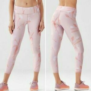 NWT Fabletics Salar Powerflex Capris